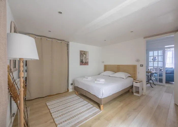 La Belle Epoque Center *